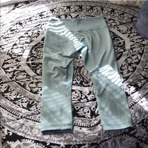 Lululemon Wunder Under light blue crops